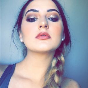 Meet your Posher, Bethani